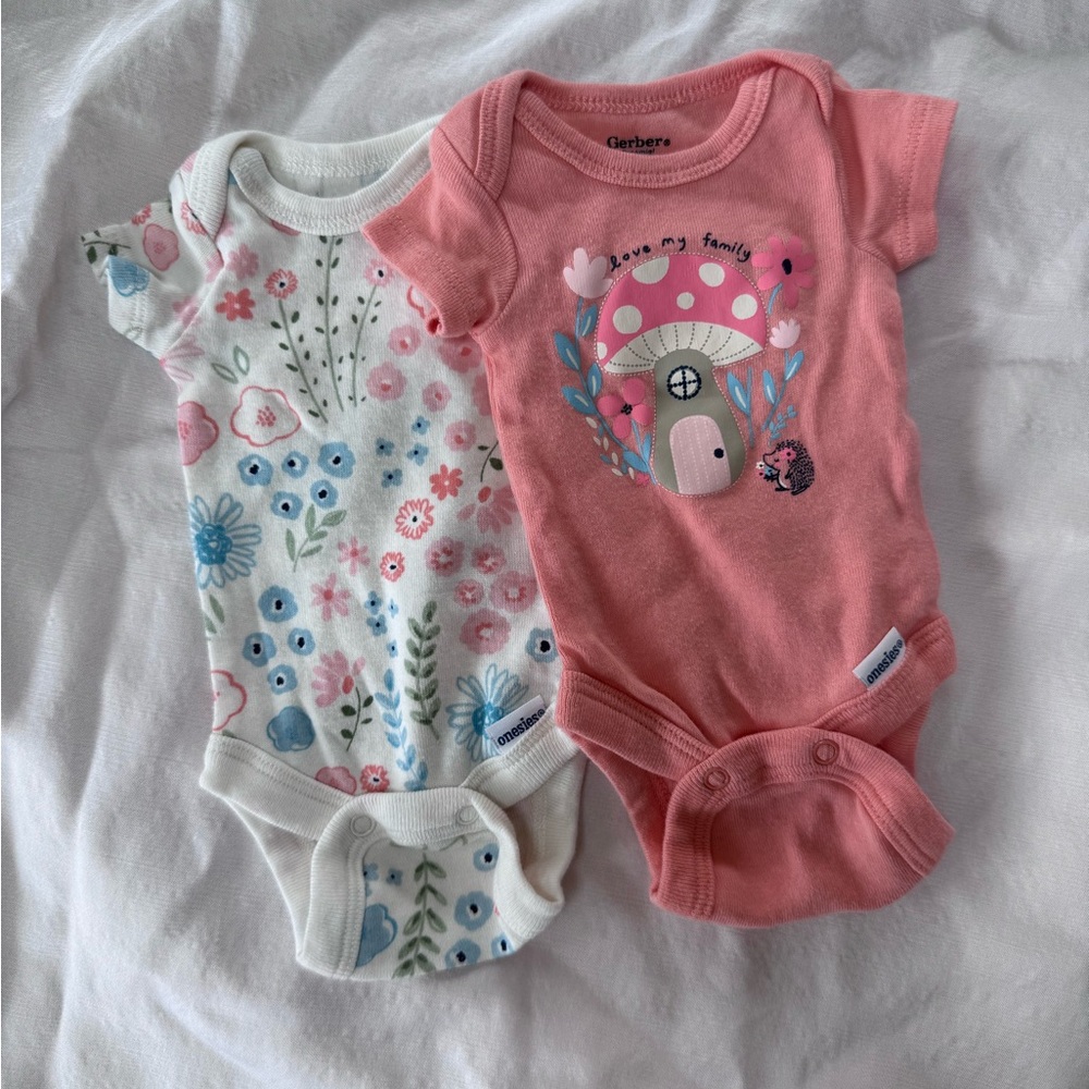 Gerber Baby Preemie Onesies Set - Pink and White Floral with Mushroom, Hedgehog